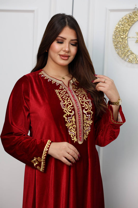 🌟 جبة فاخرة بتطريز راقي – أناقة تليق بكِ 🌟